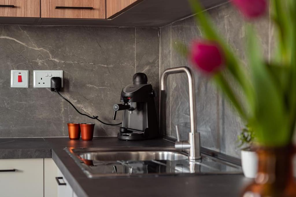Chic 2-bed In Il-gzira *